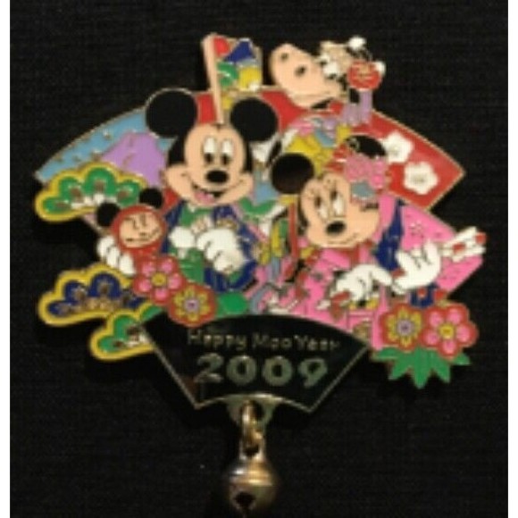 Disney Pin 67044 TDR Happy Moo Year 2009 Mickey Minnie Clarabelle Tokyo New Year